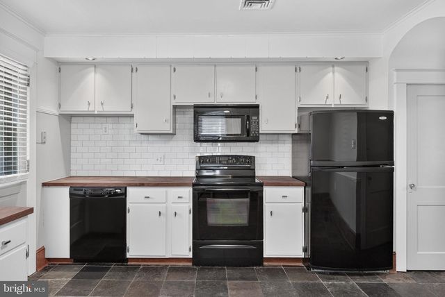 604 CHESTNUT ST, Columbia, PA 17512