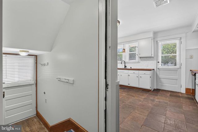 604 CHESTNUT ST, Columbia, PA 17512