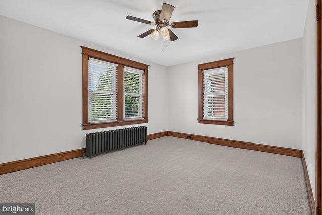 604 CHESTNUT ST, Columbia, PA 17512