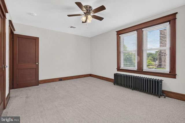 604 CHESTNUT ST, Columbia, PA 17512