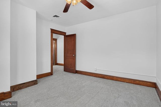 604 CHESTNUT ST, Columbia, PA 17512