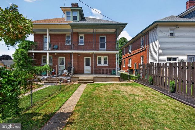 604 CHESTNUT ST, Columbia, PA 17512