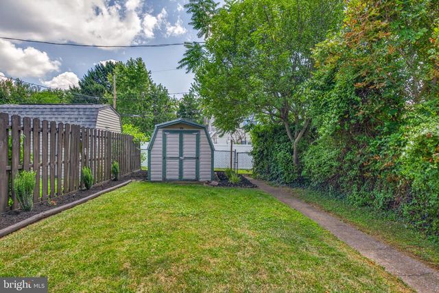 604 CHESTNUT ST, Columbia, PA 17512