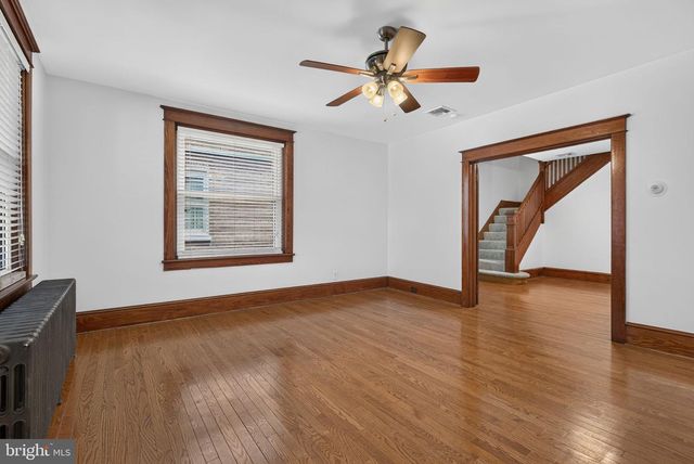 604 CHESTNUT ST, Columbia, PA 17512