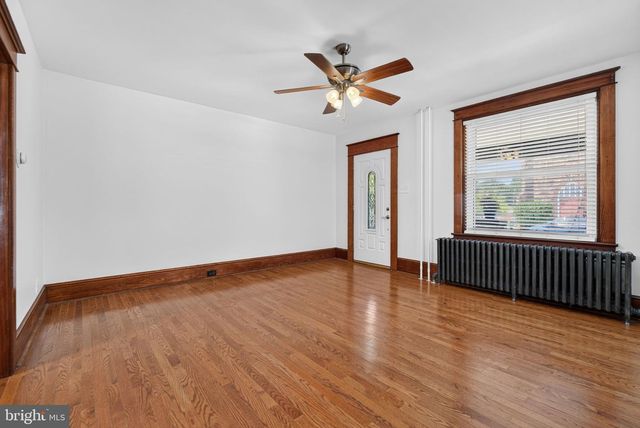 604 CHESTNUT ST, Columbia, PA 17512