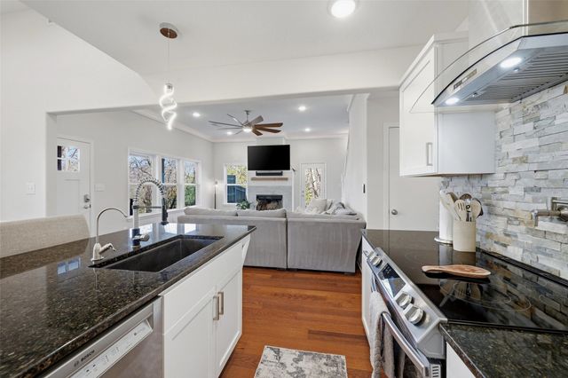 404 Hacienda Drive, Pottsboro, TX 75076