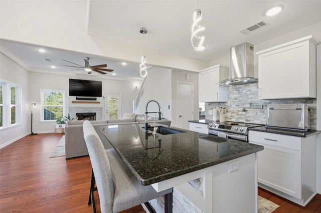 404 Hacienda Drive, Pottsboro, TX 75076