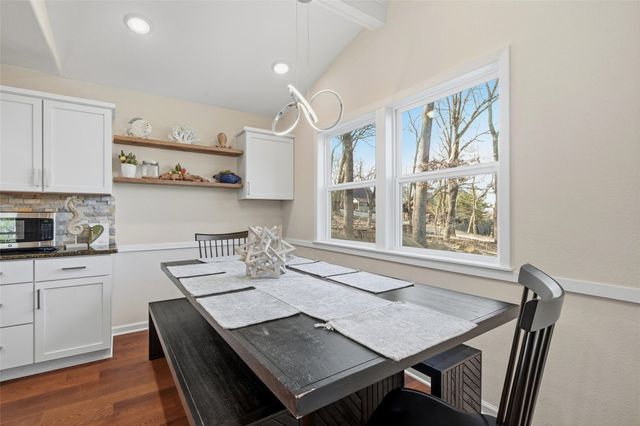 404 Hacienda Drive, Pottsboro, TX 75076