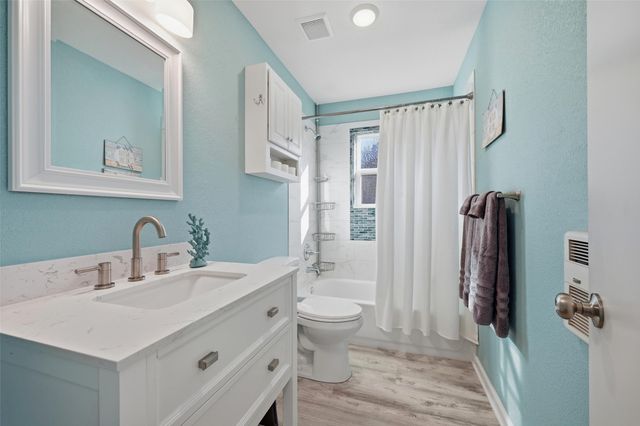 404 Hacienda Drive, Pottsboro, TX 75076