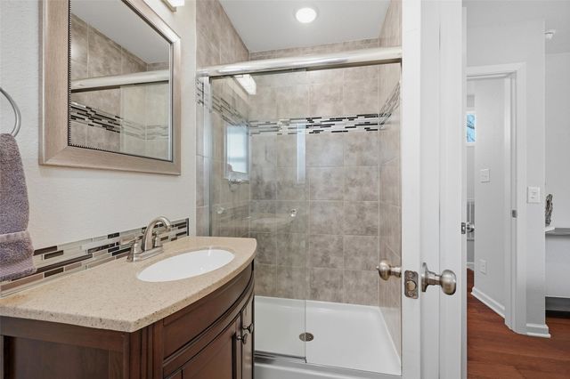 404 Hacienda Drive, Pottsboro, TX 75076