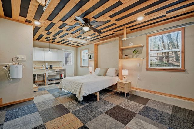 404 Hacienda Drive, Pottsboro, TX 75076