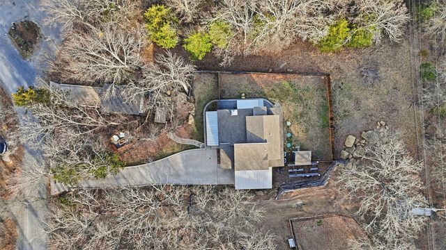 404 Hacienda Drive, Pottsboro, TX 75076