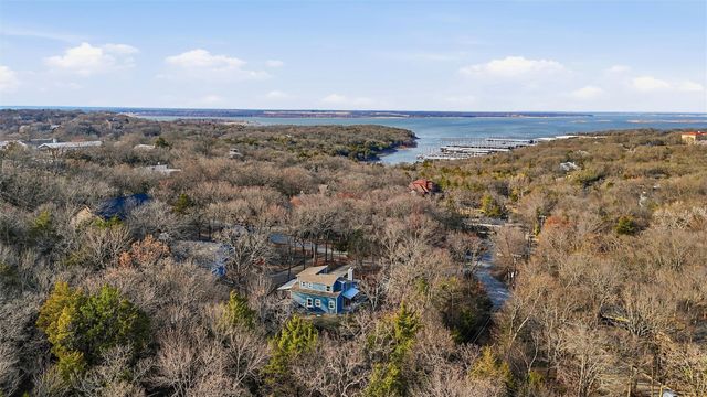 404 Hacienda Drive, Pottsboro, TX 75076