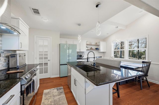 404 Hacienda Drive, Pottsboro, TX 75076