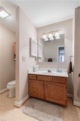 407 Harbour Pt Apt 204, Virginia Beach, VA 23451
