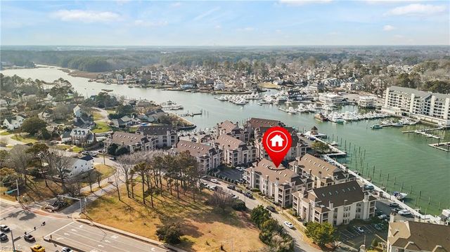 407 Harbour Pt Apt 204, Virginia Beach, VA 23451