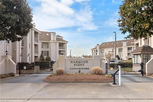 407 Harbour Pt Apt 204, Virginia Beach, VA 23451