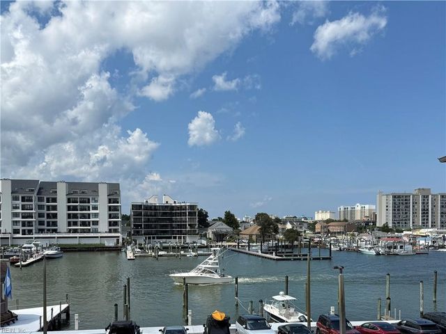 407 Harbour Pt Apt 204, Virginia Beach, VA 23451