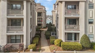 407 Harbour Pt Apt 204, Virginia Beach, VA 23451