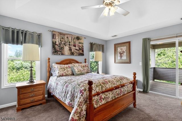 23 Caleb Ct, Hardyston Twp., NJ 07419