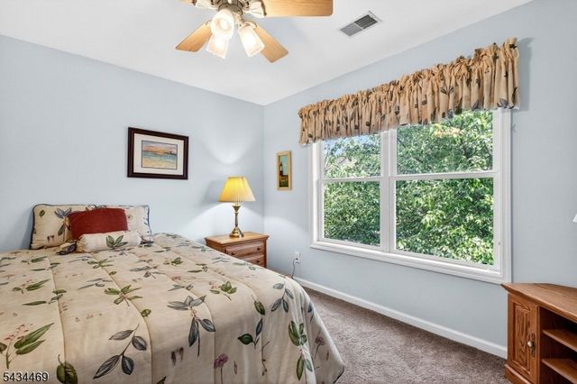23 Caleb Ct, Hardyston Twp., NJ 07419