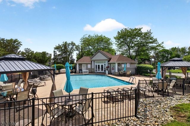 23 Caleb Ct, Hardyston Twp., NJ 07419