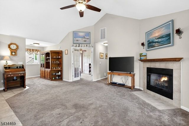 23 Caleb Ct, Hardyston Twp., NJ 07419