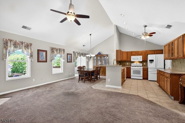 23 Caleb Ct, Hardyston Twp., NJ 07419