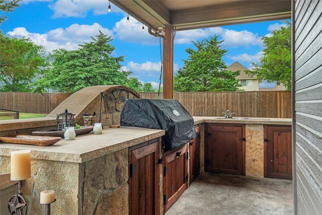 1561 Saint Andrews Drive, Red Oak, TX 75154