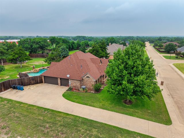1561 Saint Andrews Drive, Red Oak, TX 75154