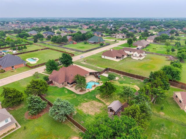 1561 Saint Andrews Drive, Red Oak, TX 75154
