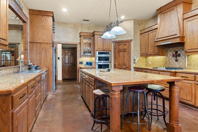 1561 Saint Andrews Drive, Red Oak, TX 75154