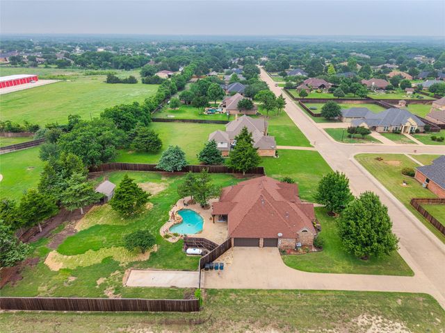 1561 Saint Andrews Drive, Red Oak, TX 75154