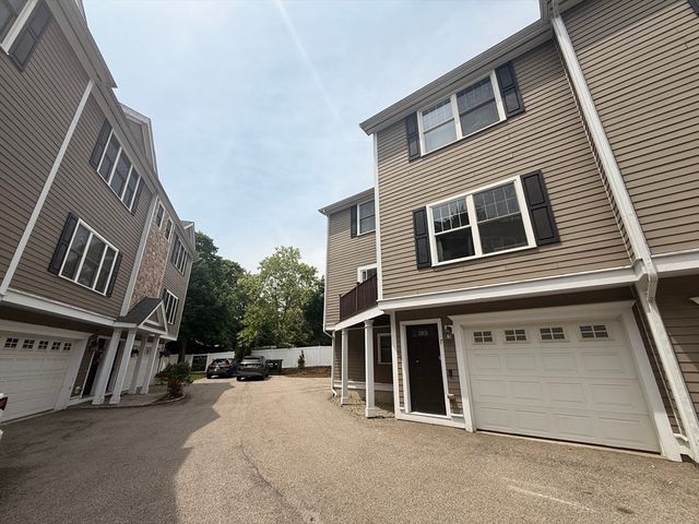159 Willard St 7, Quincy, MA 02169