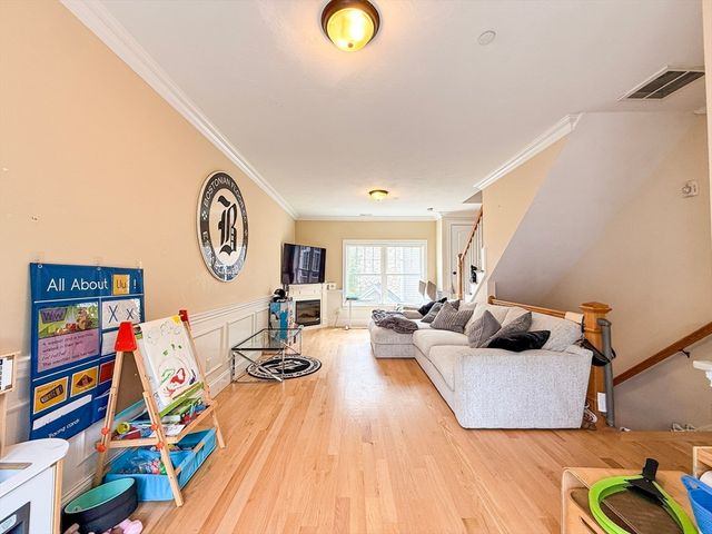 159 Willard St 7, Quincy, MA 02169