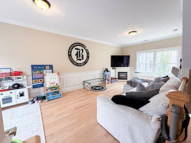 159 Willard St 7, Quincy, MA 02169