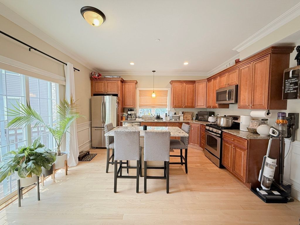 159 Willard St 7, Quincy, MA 02169