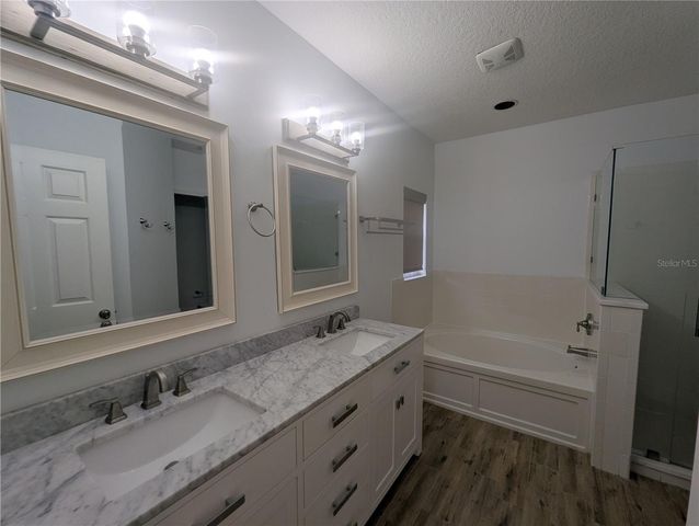6202 GANNETDALE DRIVE, Lithia, FL 33547