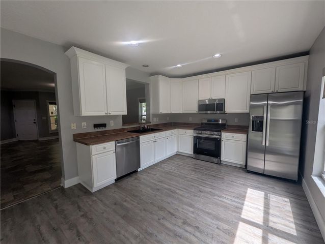 6202 GANNETDALE DRIVE, Lithia, FL 33547