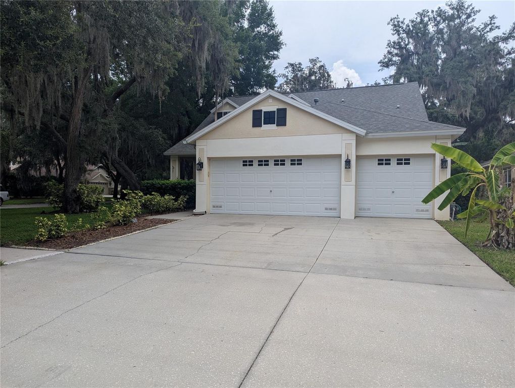 6202 GANNETDALE DRIVE, Lithia, FL 33547