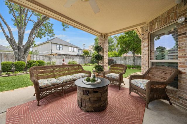 13610 Lakeshore Way Court, Houston, TX 77077