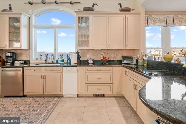 46 BOATSWAIN DR, Berlin, MD 21811