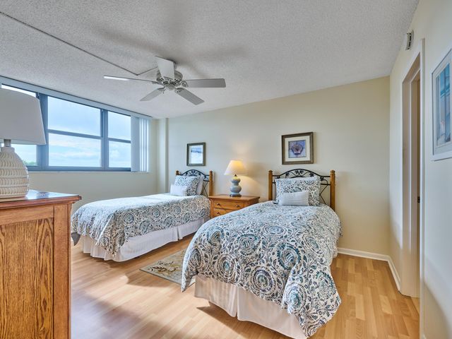 336 Golfview Road 605, North Palm Beach, FL 33408