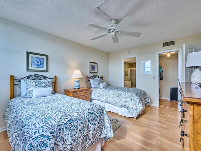 336 Golfview Road 605, North Palm Beach, FL 33408