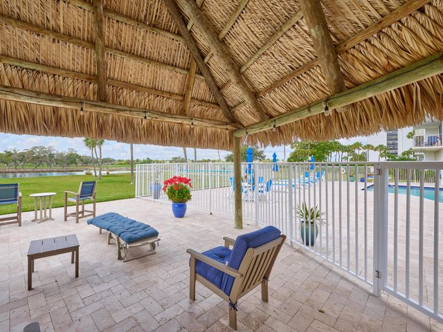 336 Golfview Road 605, North Palm Beach, FL 33408