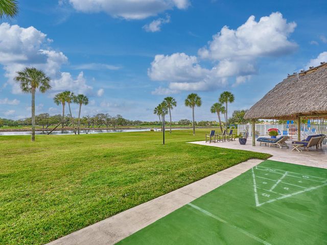 336 Golfview Road 605, North Palm Beach, FL 33408