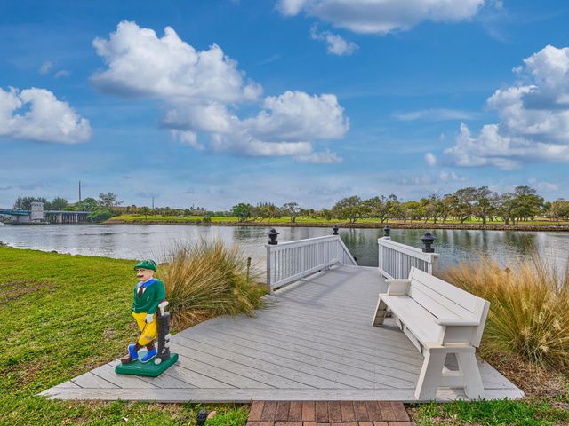 336 Golfview Road 605, North Palm Beach, FL 33408