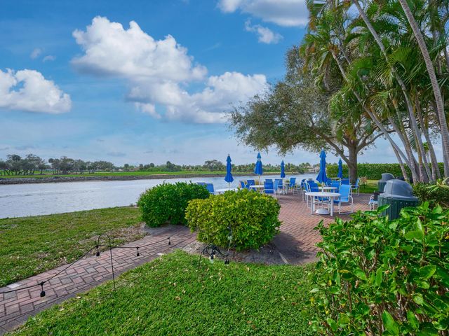 336 Golfview Road 605, North Palm Beach, FL 33408