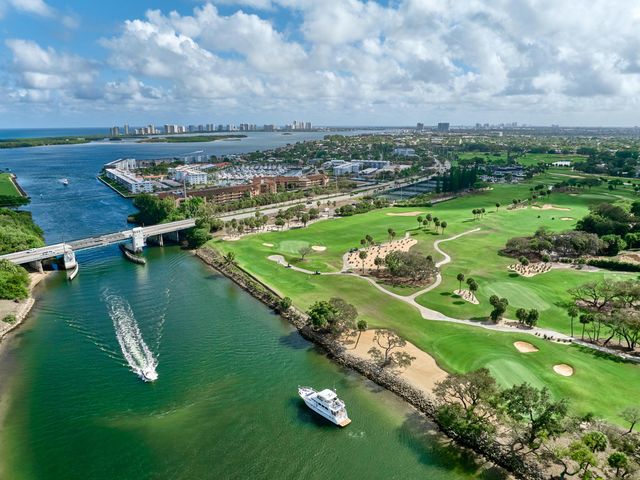 336 Golfview Road 605, North Palm Beach, FL 33408