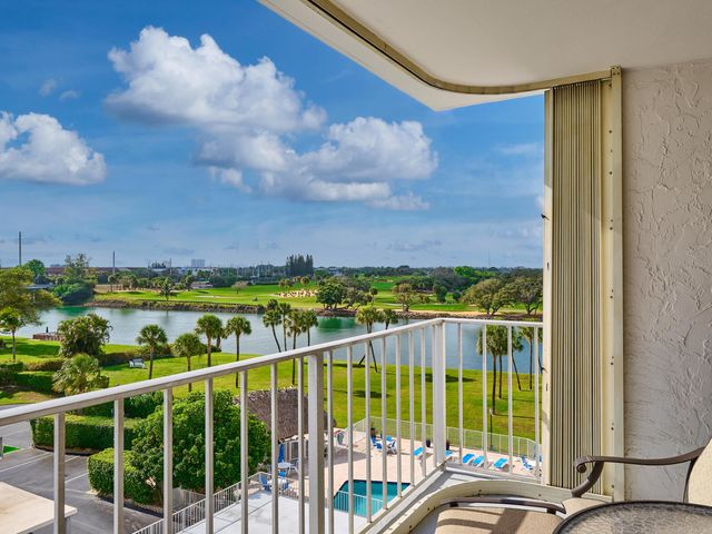 336 Golfview Road 605, North Palm Beach, FL 33408